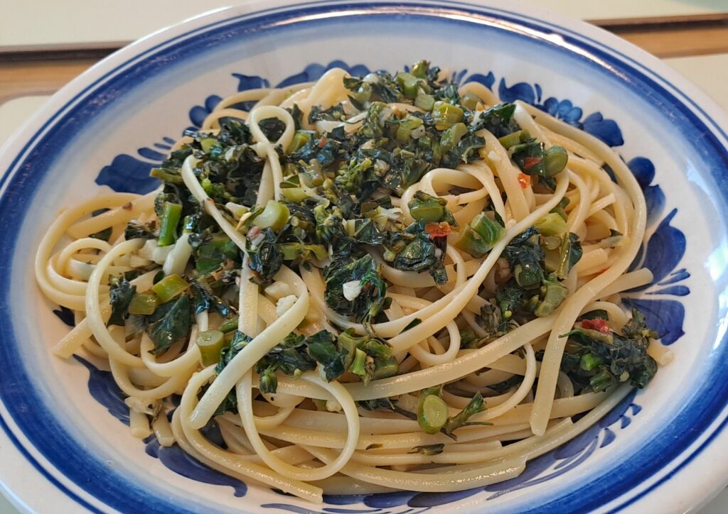 Black kale and broccolini pasta