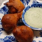 Chili bites with green chutney